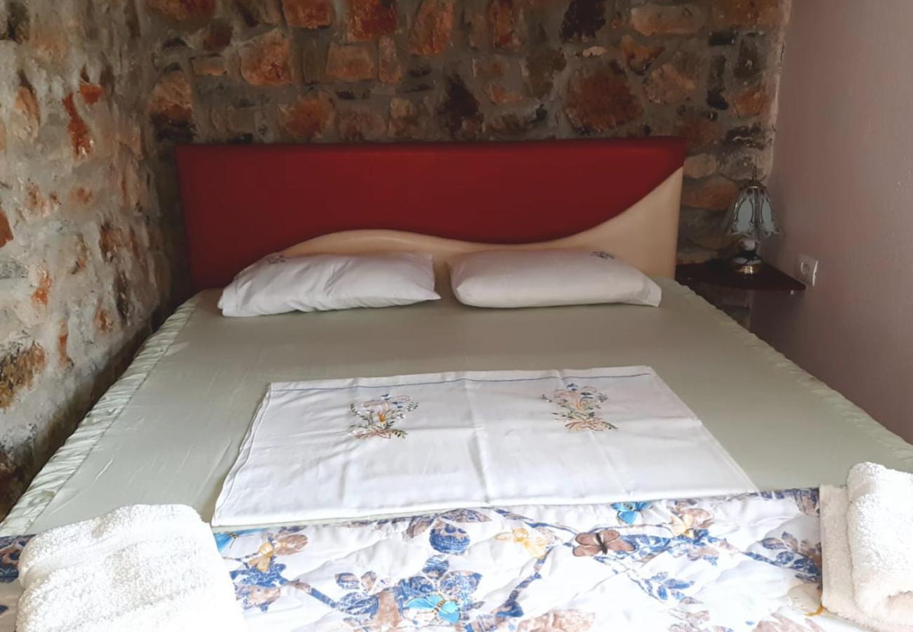 Hotel Villa Stone Dream Bar Restaurant Udenisht Luaran gambar